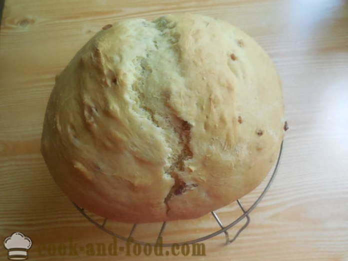 Casa pane ucraino con pancetta e lardo - come cuocere il pane nel forno per il pane in casa, passo dopo passo ricetta foto