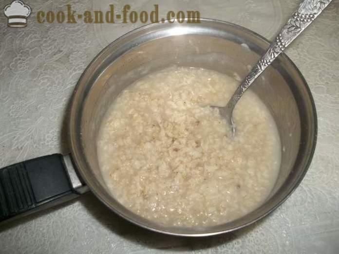 Brodo di farina d'avena - come cucinare il porridge per la prima colazione, un passo per passo ricetta foto