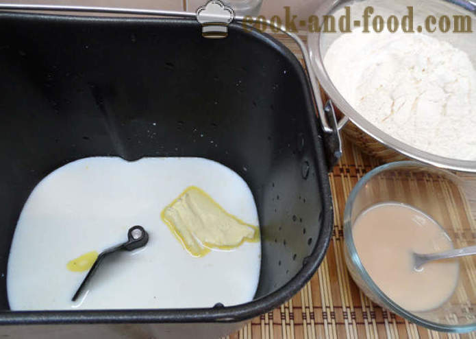 Thin baguette francese nel forno - come cuocere una baguette francese a casa, un passo per passo ricetta foto