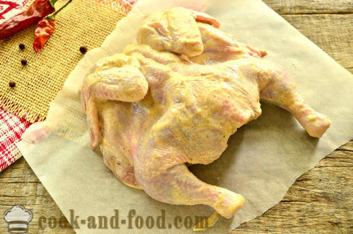 Pollo intero al cartoccio in forno - come cucinare un pollo al forno in un foglio, con un passo per passo ricetta foto