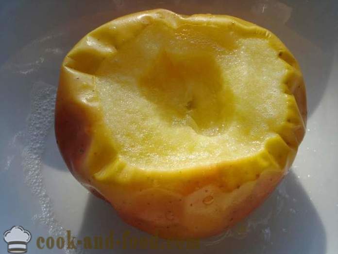 Mele al forno nel forno a microonde - come cucinare le mele in un forno a microonde, un passo per passo ricetta foto