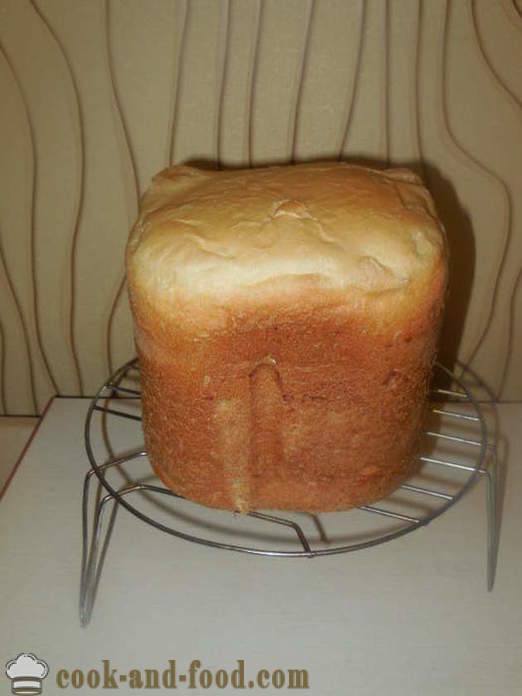 Pane di formaggio sul creatore di siero di pane - come cuocere il pane in macchina per il pane con crema di formaggio su un siero, un passo per passo ricetta foto