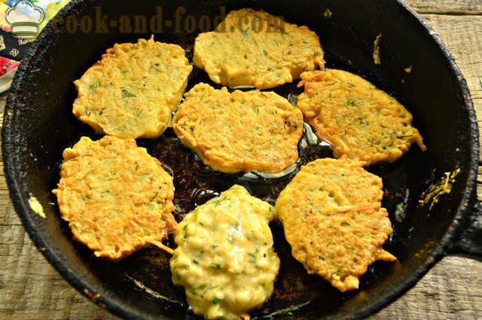 Frittelle classiche da patate - come cucinare frittelle a base di patate, un passo per passo ricetta foto