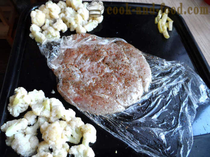Costolette di pollo con il formaggio al forno - come cucinare cotolette di pollo è gustosa, con un passo per passo ricetta foto