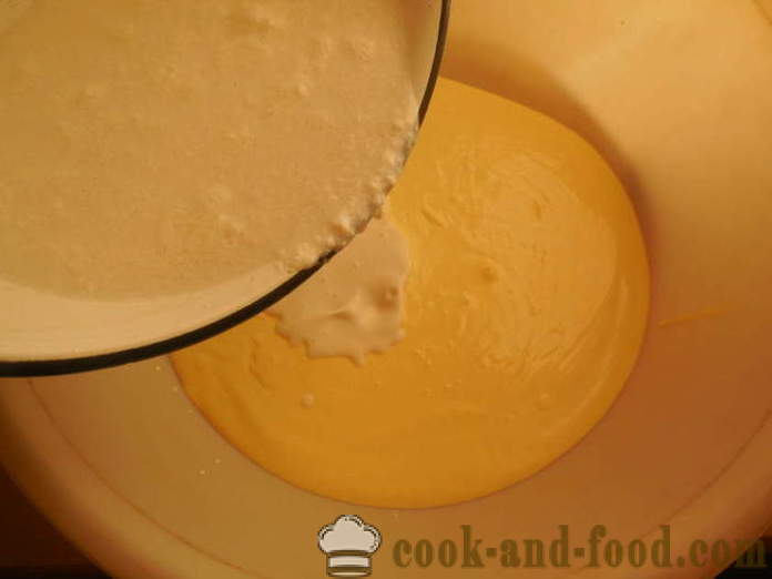 Torta pigro dal liquido senza impastare pasta lievitata - come cuocere una torta di pastella, un passo per passo ricetta foto