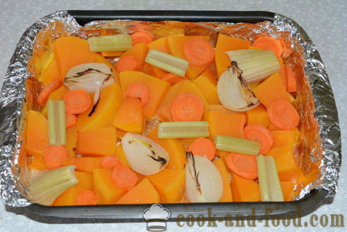 Crema di zucca, carote e sedano senza panna - Come cucinare una deliziosa zuppa di zucca, un passo per passo ricetta foto