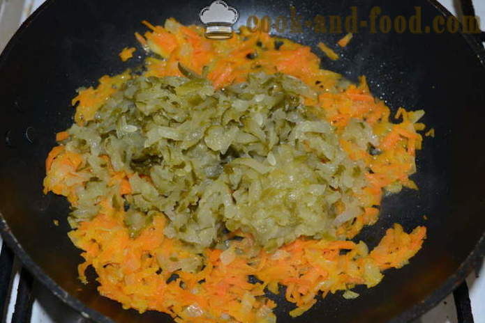 Zuppa di patate con polpettine surgelate e cetrioli sottaceto - come cucinare zuppa di patate con polpettine, con un passo per passo ricetta foto
