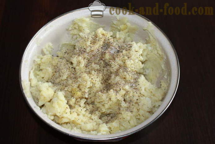 Gnocchi senza carne con salsa di pomodoro e cipolla - come cucinare un gnocchi di patate, un passo per passo ricetta foto