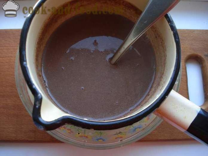 Gelato fatto in casa con il cacao e amido - come fare gelato al cioccolato in casa, passo dopo passo ricetta foto