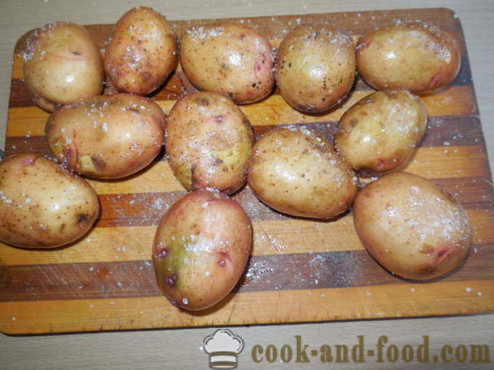 Patate al forno con la buccia nel forno - come deliziose patate al forno con la buccia al forno, con un passo per passo ricetta foto