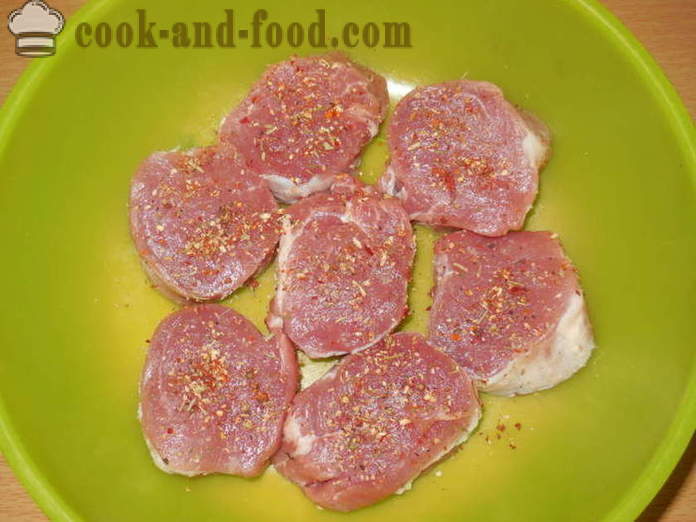 Medaglioni di carne di maiale - come cucinare medaglioni di maiale in multivarka, passo dopo passo le foto delle ricette