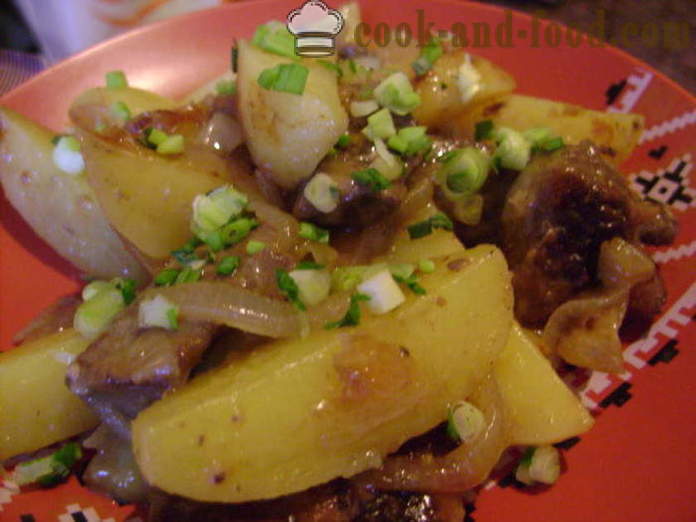 Fegato con patate in una padella - come cucinare fegato di manzo con patate, un passo per passo ricetta foto