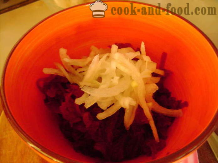 Barbabietole da insalata, senza maionese, aglio e cipolle - come preparare un'insalata di barbabietole, un passo per passo ricetta foto