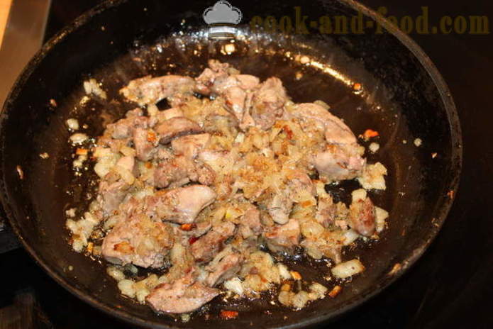 Uovo fritto nel pangrattato, farcito con fegato di pollo - come cucinare le uova, impanati, con un passo per passo ricetta foto
