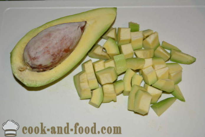 Una deliziosa insalata con avocado e petto di pollo - come preparare un'insalata con avocado e pollo, con un passo per passo ricetta foto