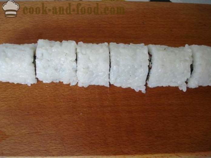 Come cucinare il riso rotola fuori a casa, passo dopo passo ricetta foto