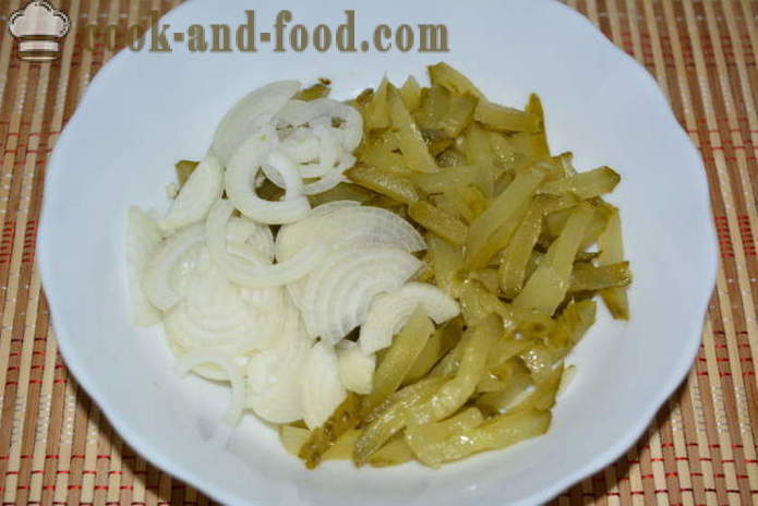 Insalata di cetrioli sottaceto e cipolle Luka- come fare un insalata di sottaceti e cipolle, con un passo per passo ricetta foto