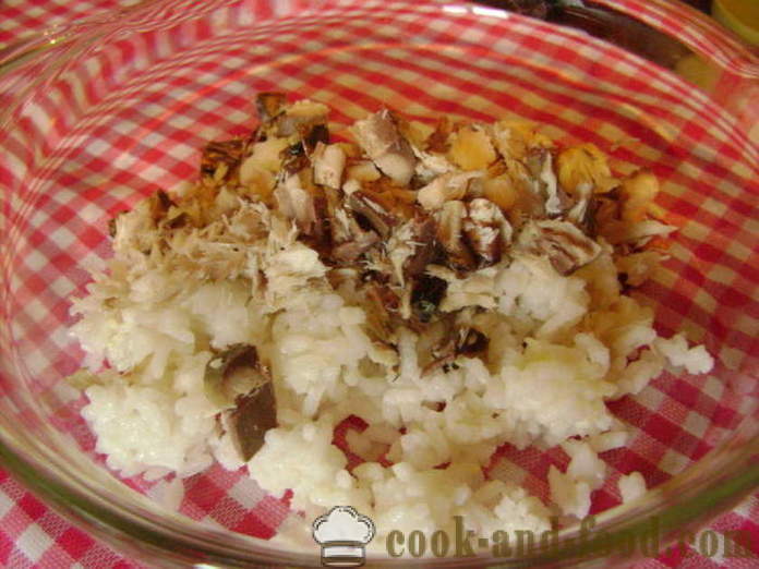 Insalata di pesce semplice con riso e uova - come cucinare insalata di pesce con riso, un passo per passo ricetta foto