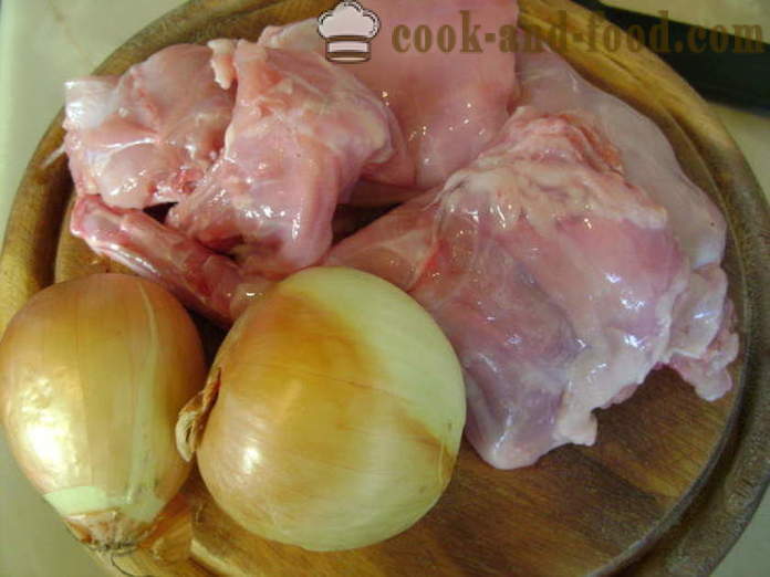 Coniglio brasato in crema - come cucinare stufato di coniglio in panna acida, un passo per passo ricetta foto