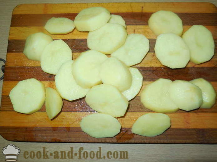 Patate con carne macinata cotta in forno sugli spiedi - come cuocere le patate con carne macinata in forno, con un passo per passo ricetta foto