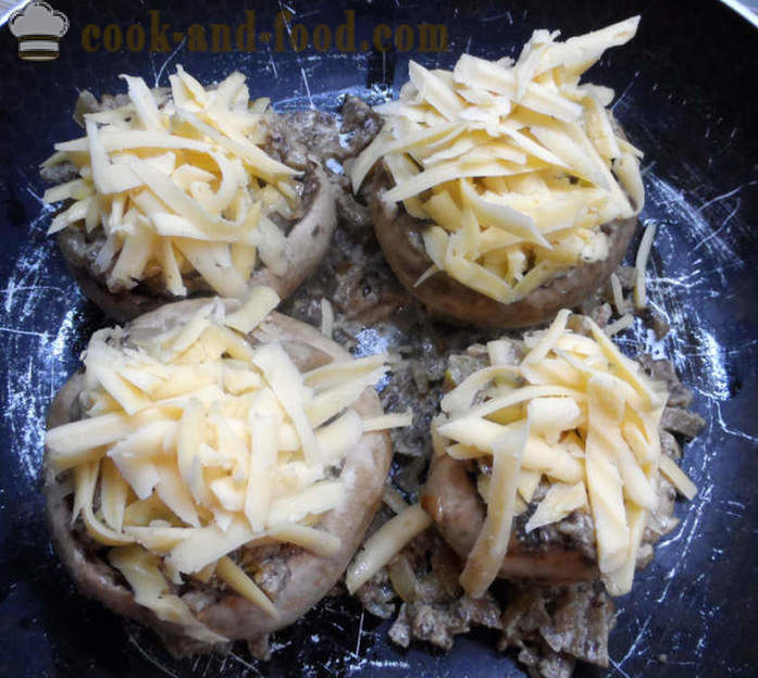 Baked funghi ripieni - come preparare i funghi ripieni al forno, con un passo per passo ricetta foto