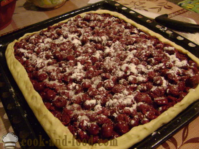 Lievito per dolci all'aperto con ciliegie - come cucinare una torta con una ciliegia al forno, con un passo per passo ricetta foto