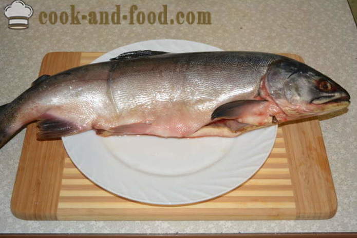 Come tagliare filetto di salmone rosa - come separare il rosa salmone dalle ossa, un passo per passo ricetta foto