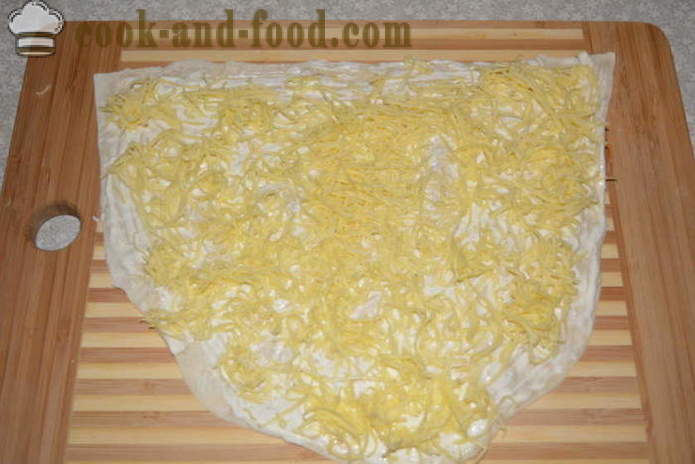 Una semplice rotolo di pane pita con sarde, formaggio e uova - come cucinare una pagnotta di pane pita con sarde, un passo per passo ricetta foto