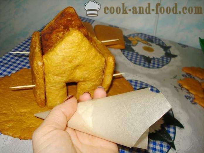 Gingerbread casa di panpepato impasto con le mani - come fare una casa di marzapane in casa, passo dopo passo ricetta foto