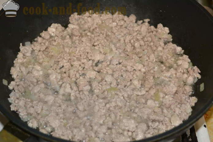 Pasta nautico con carne macinata in una padella - come cucinare la pasta nautico con carne macinata, un passo per passo ricetta foto
