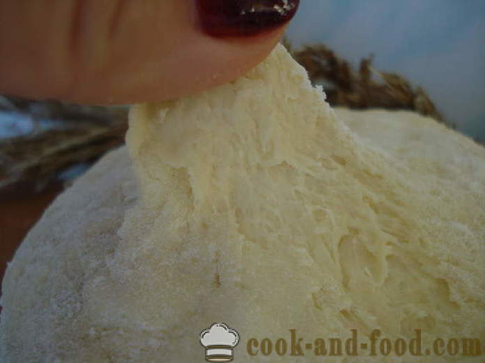 Impasto Cuddly per gnocchi su kefir - Come preparare la pasta per ravioli al vapore, con un passo per passo ricetta foto