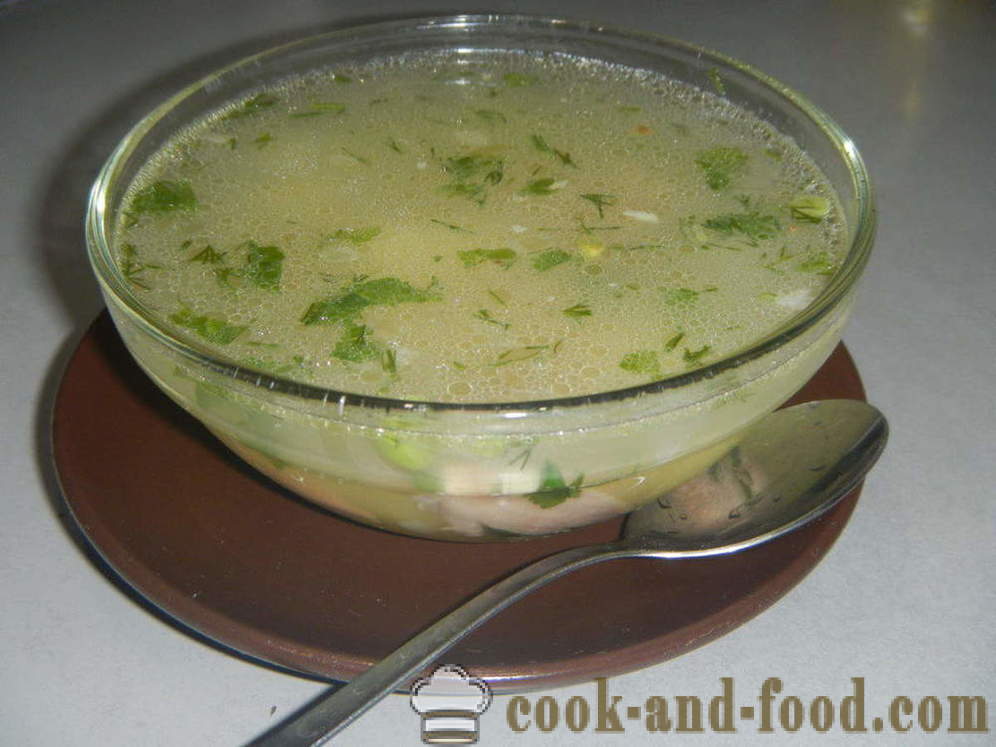 Brodo di pollo con piselli - come cucinare la zuppa con i piselli freschi o congelati, con un passo per passo ricetta foto