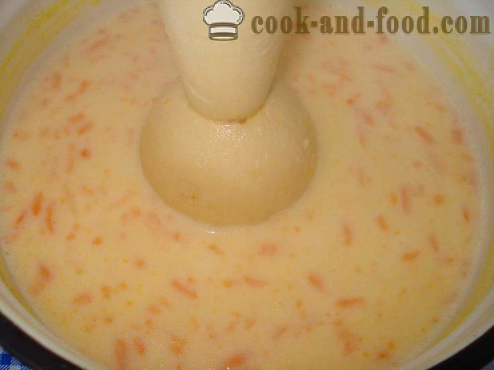 Zuppa di piselli con pollo e crostini di pane - come cucinare zuppa di piselli con pollo e formaggio fuso, un passo per passo ricetta foto
