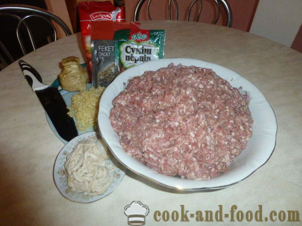 Salsicce fatte in casa di carne di maiale nell'intestino - come fare salsicce di carne di maiale, con un passo per passo ricetta foto