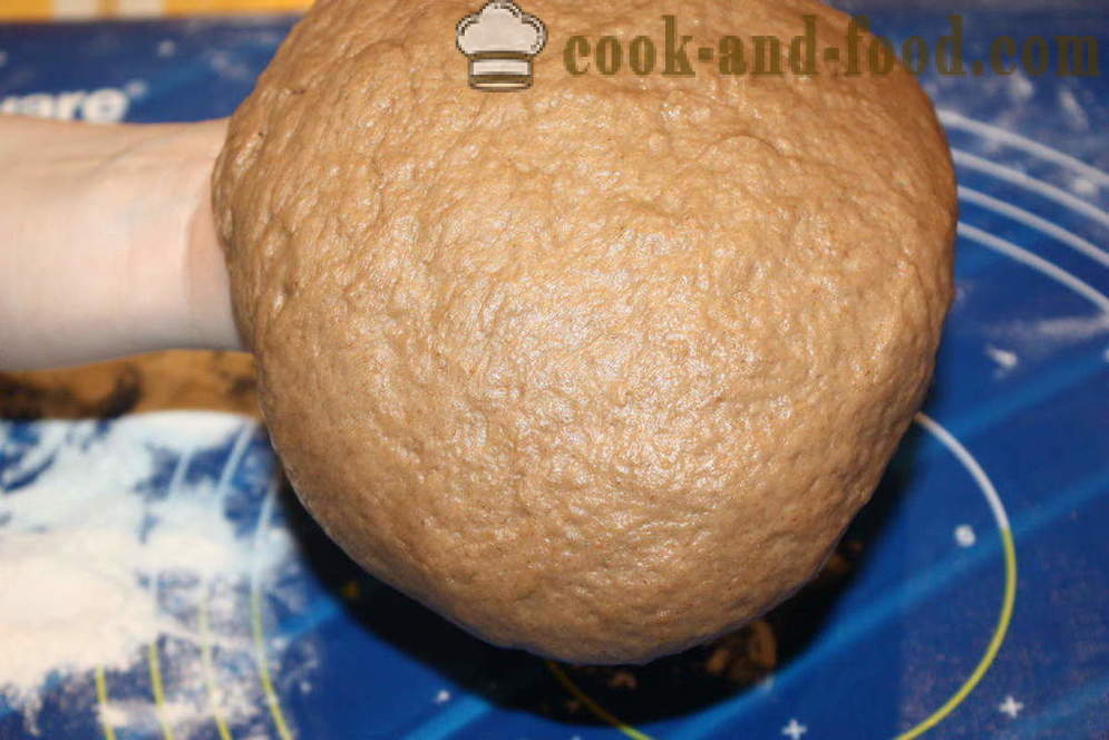 Miele panpepato impasto a mano - un modo semplice per preparare il pan di zenzero la pasta, un passo per passo ricetta foto