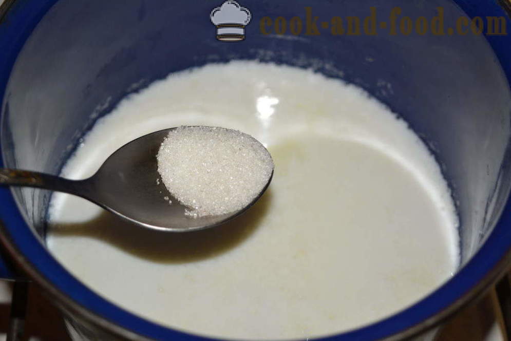Vermicelli latte per i bambini - come preparare le tagliatelle di latte in padella, un passo per passo ricetta foto