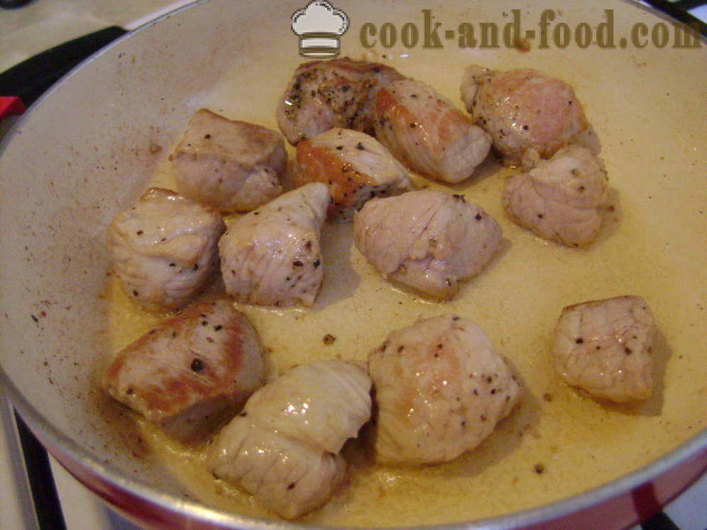 Cavolo brasato con patate, pollo e funghi - entrambi molto gustoso di cucinare stufato di cavolo, passo dopo passo ricetta foto