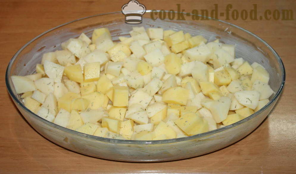Patate al forno con funghi in salsa di panna - come cucinare le patate con i funghi al forno, con un passo per passo ricetta foto