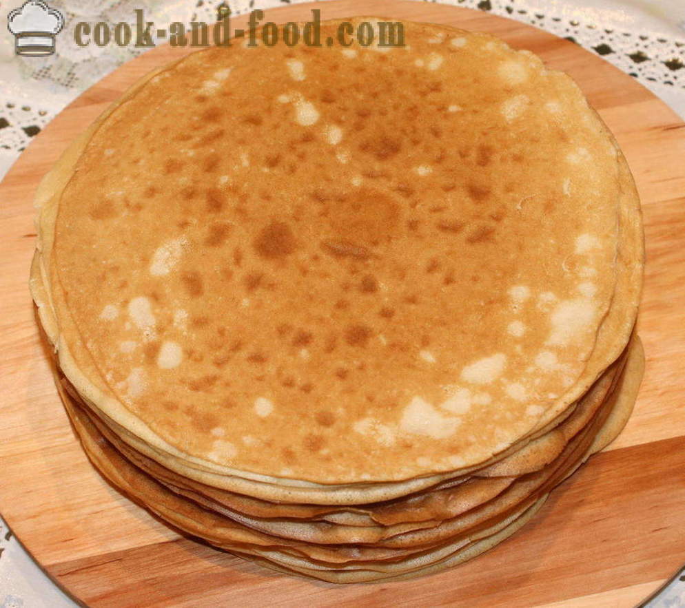 Torta Pancake con crema di formaggio e mela rose - come fare una torta frittella con cagliata, un passo per passo ricetta foto