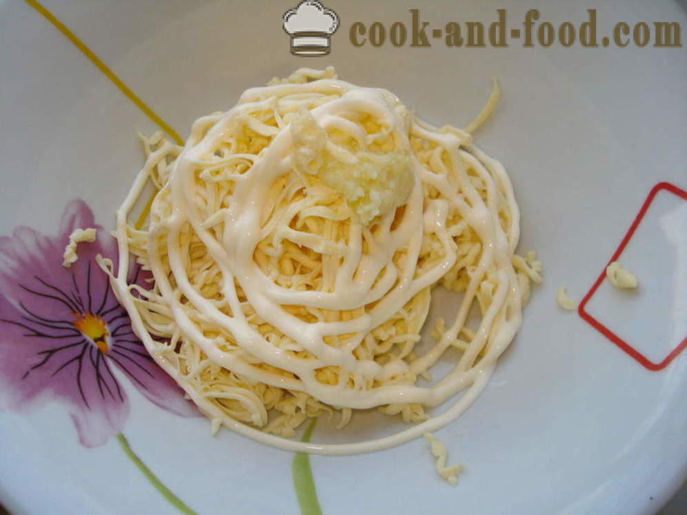 Uno spuntino di formaggio, cetrioli e noci - come preparare uno spuntino veloce, un passo per passo ricetta foto