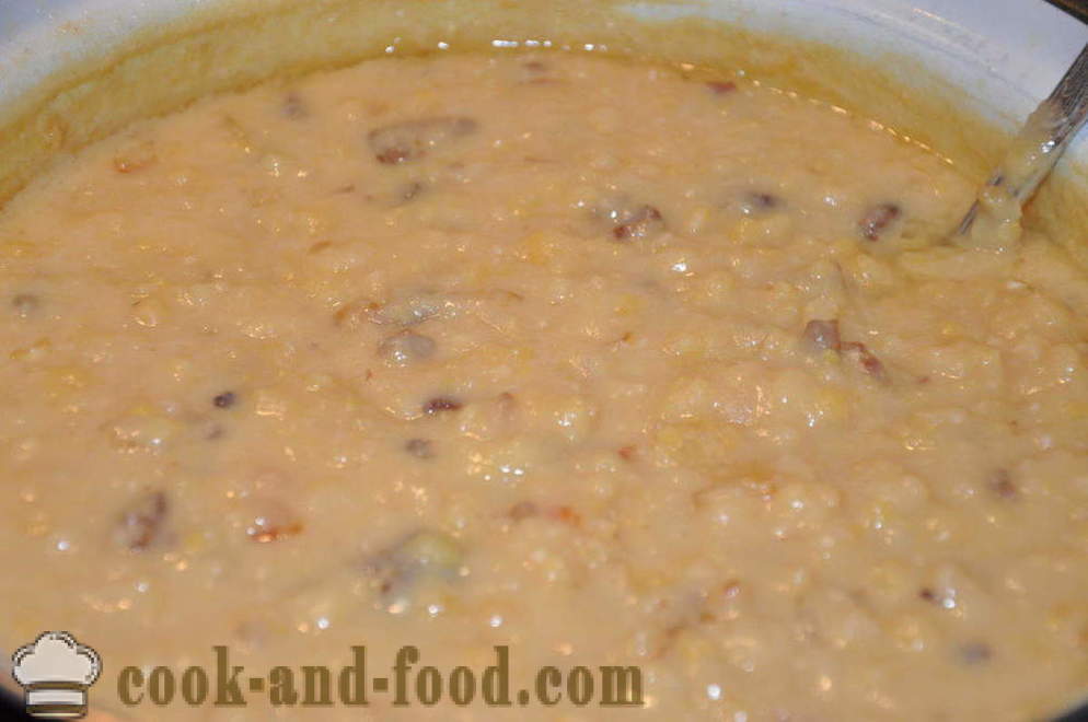 Deliziosa zuppa di piselli con cipolla e pancetta - come cucinare gustosi purea di piselli, un passo per passo ricetta foto