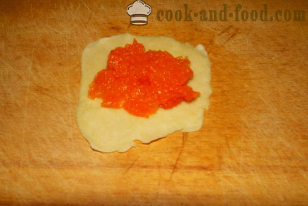 Torte fritte con la zucca da pasta non lievitata - come cucinare torte con la zucca in una padella, con un passo per passo ricetta foto