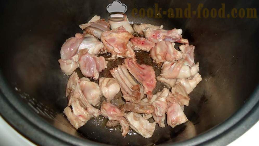 Multivarka Pilaf coniglio - Come cucinare il risotto con coniglio multivarka, passo dopo passo ricetta foto