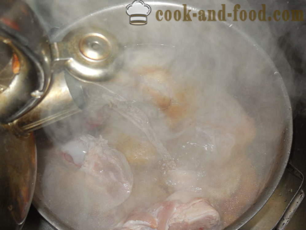 Casalinga di pollo in gelatina, senza gelatina - come preparare il pollo in gelatina e carne di maiale multivarka-fornello, un passo per passo ricetta foto