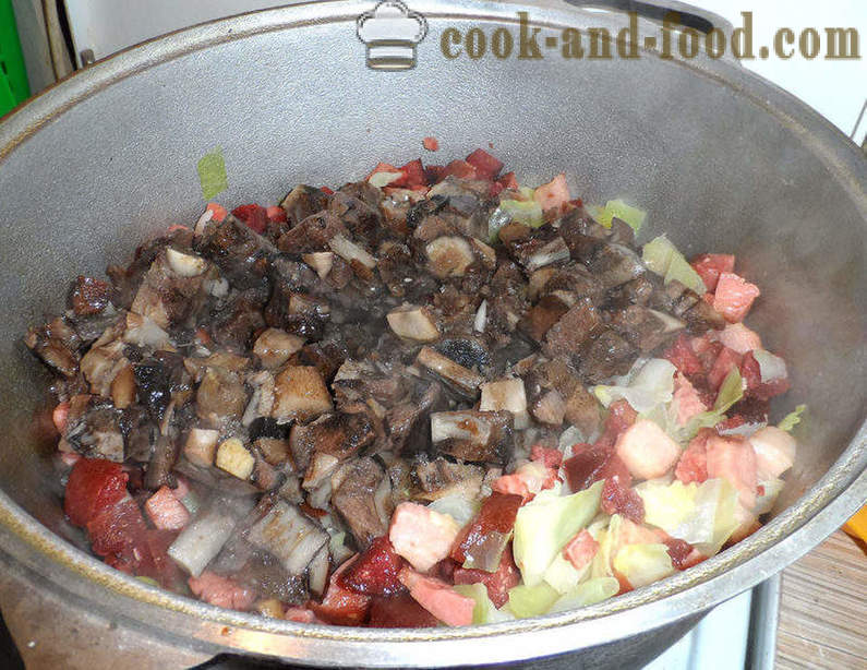 Bigus con cavolo, carne e funghi - come cucinare correttamente Bigus, un passo per passo ricetta foto