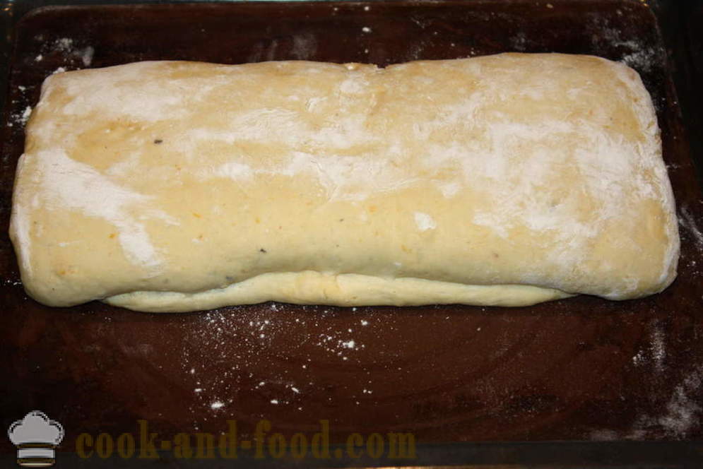 Pane di zucca fatto in casa - come cuocere il pane con la zucca in forno, con un passo per passo ricetta foto