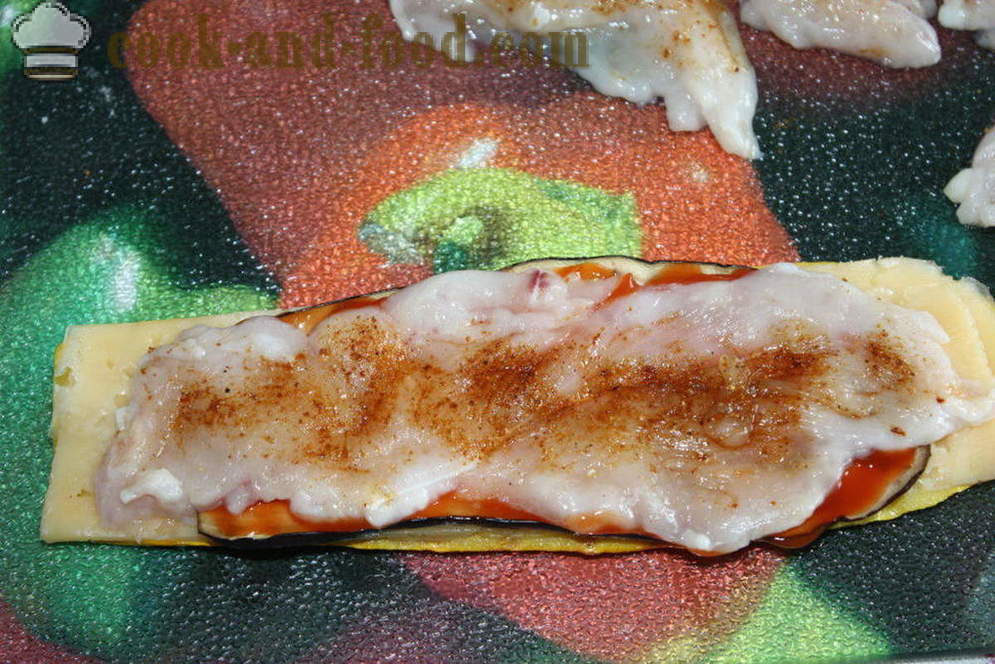 Rotoli di melanzane e zucchine con pollo e formaggio - come fare rotoli di melanzane al forno, con un passo per passo ricetta foto