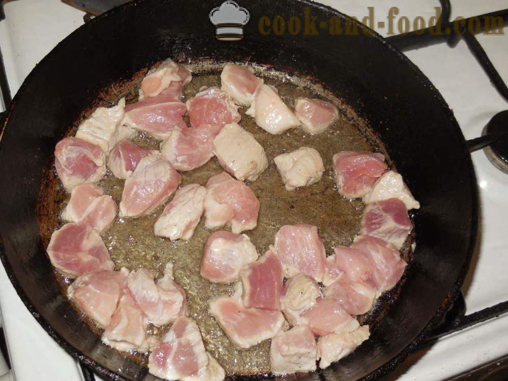Brasato con carne e patate - come cucinare un arrosto nel forno, con un passo per passo ricetta foto