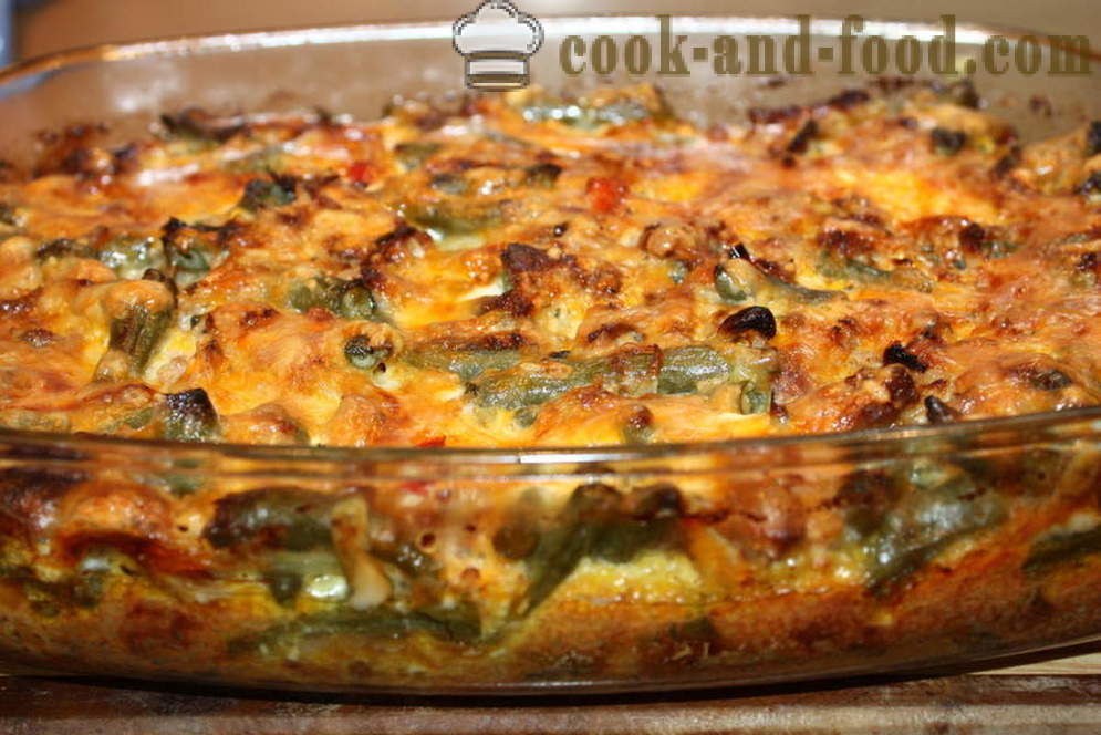 Casseruola con pollo, pancetta e fagioli verdi in forno - come fare una casseruola in forno, con un passo per passo ricetta foto