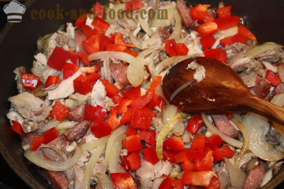 Casseruola con pollo, pancetta e fagioli verdi in forno - come fare una casseruola in forno, con un passo per passo ricetta foto